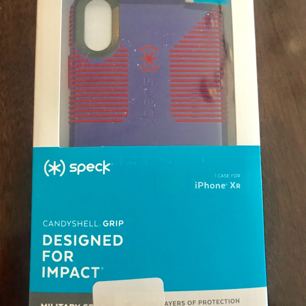 New In Box iPhone XR Speck Brand phone case📲